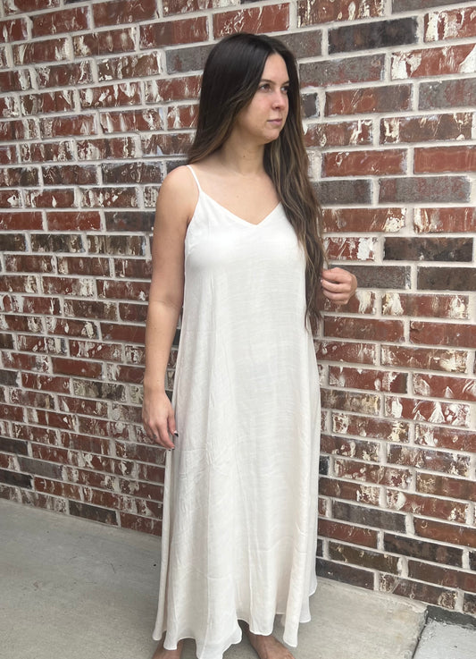 Flowy Classic V-Neck Maxi Dress